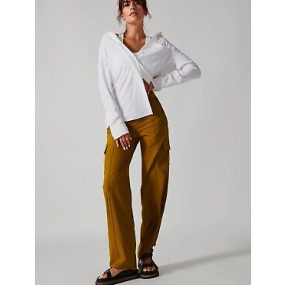 NWOT Athleta Vienna Cargo Pant, Brass Yellow #988133 W0606H Size 0